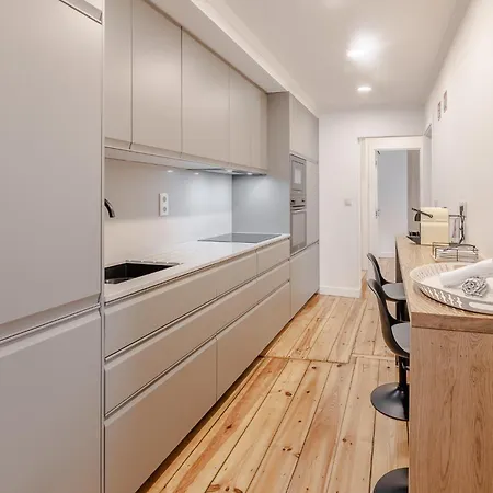 C1 Modern & Bright! Charming With 2 Bedrooms In Bairro Alto, Downtown *