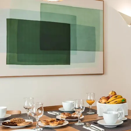 C1 Modern & Bright! Charming With 2 Bedrooms In Bairro Alto, Downtown * Lissabon