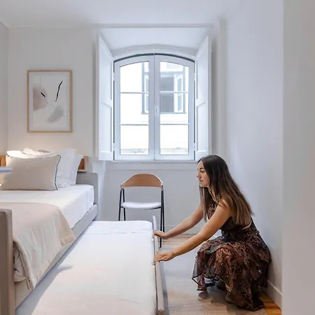 C1 Modern & Bright! Charming With 2 Bedrooms In Bairro Alto, Downtown