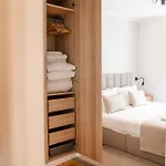 C1 Modern & Bright! Charming With 2 Bedrooms In Bairro Alto, Downtown * Lissabon
