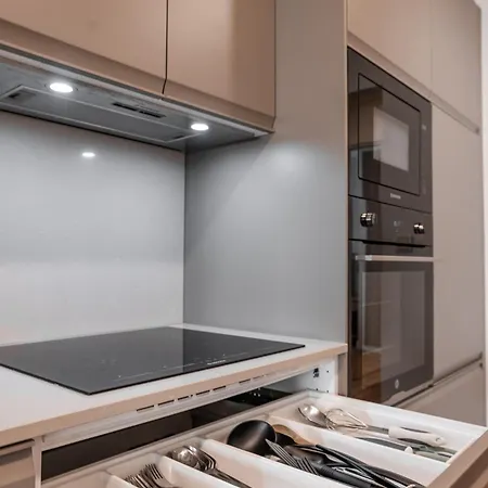 C1 Modern & Bright! Charming With 2 Bedrooms In Bairro Alto, Downtown 公寓