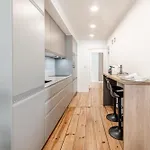 C1 Modern & Bright! Charming With 2 Bedrooms In Bairro Alto, Downtown Daire Lisboa