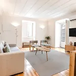 C1 Modern & Bright! Charming With 2 Bedrooms In Bairro Alto, Downtown Daire