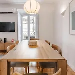 C1 Modern & Bright! Charming With 2 Bedrooms In Bairro Alto, Downtown Apartmán